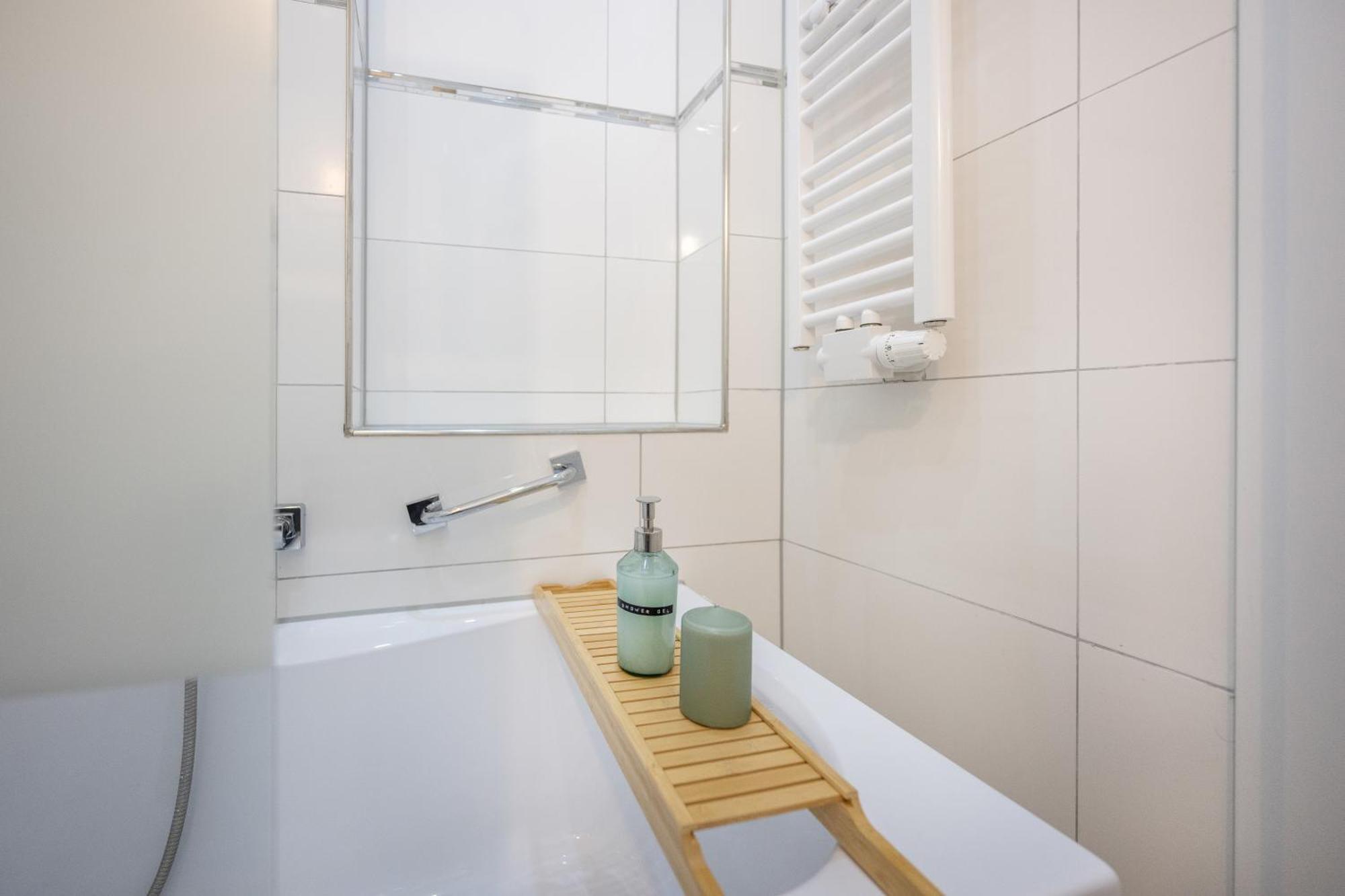 Wohlfuehlwohnung Mit 25 Qm Terrasse, Netflix Koblenz  Ngoại thất bức ảnh