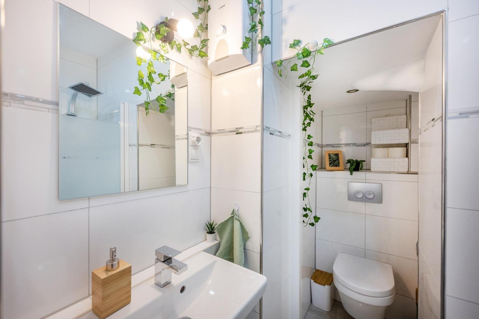 Wohlfuehlwohnung Mit 25 Qm Terrasse, Netflix Koblenz  Ngoại thất bức ảnh