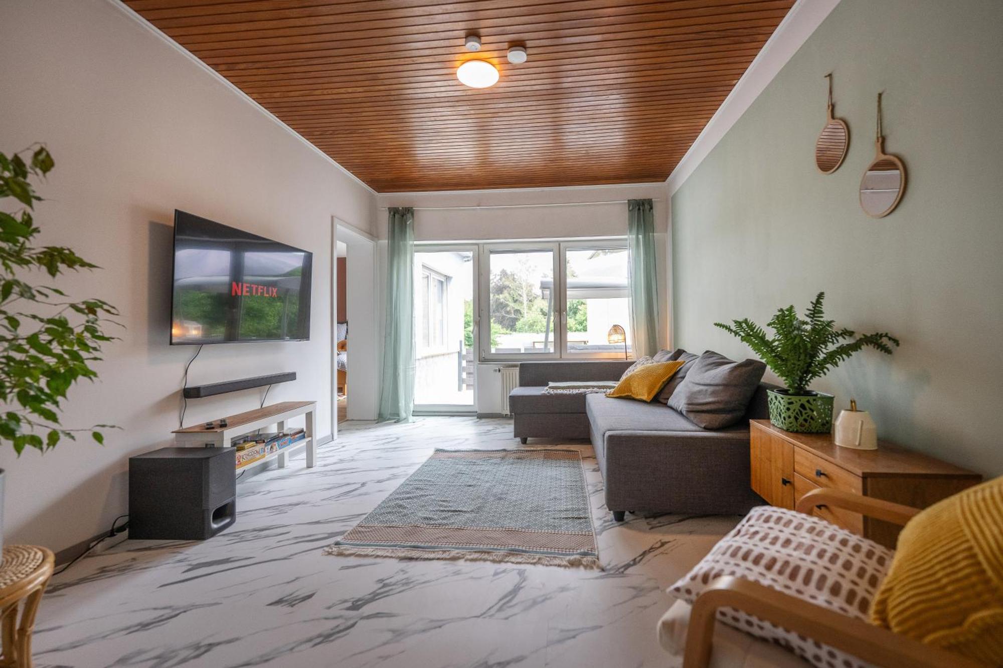 Wohlfuehlwohnung Mit 25 Qm Terrasse, Netflix Koblenz  Ngoại thất bức ảnh